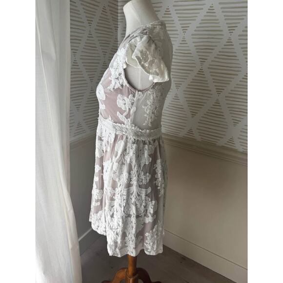 Main Strip Women’s Large Lace Mini Dress - Picture 3 of 6